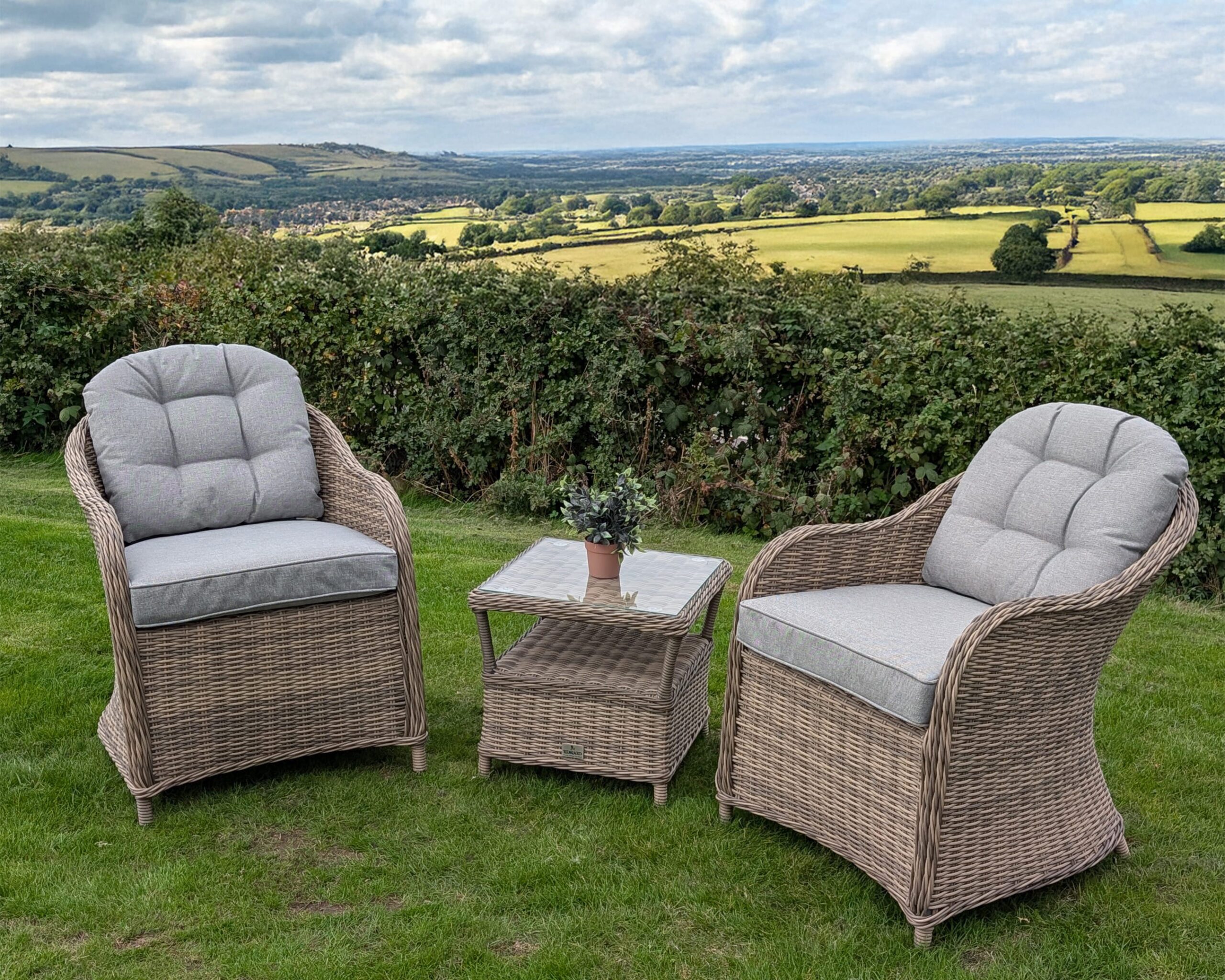 Rengard AMY Rattan Side Table with Tempered Glass Tabletop and Storage Shelf - Image 2