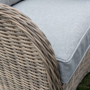 rengard-website-amy-sofa-detail